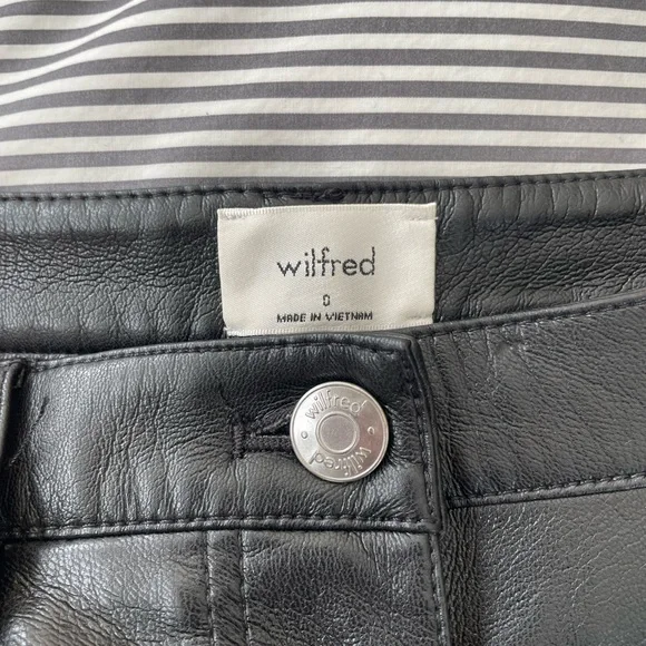 Aritzia Wilfred The Melina Black Vegan Leather Pants - Picture 2 of 3